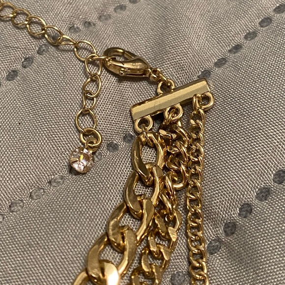 Three (3) layer fake gold necklace - Picture 3 of 3